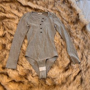 Madewell gray demo Henley ribbed long sleeve bodysuit